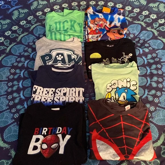 🦞🦞Boys 8 tops sizes 5 , 5/6 and 6 - Picture 1 of 9